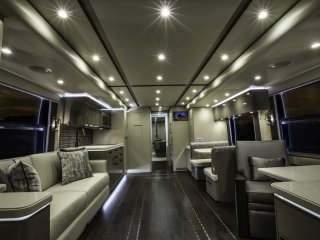 2432 Salon Aft