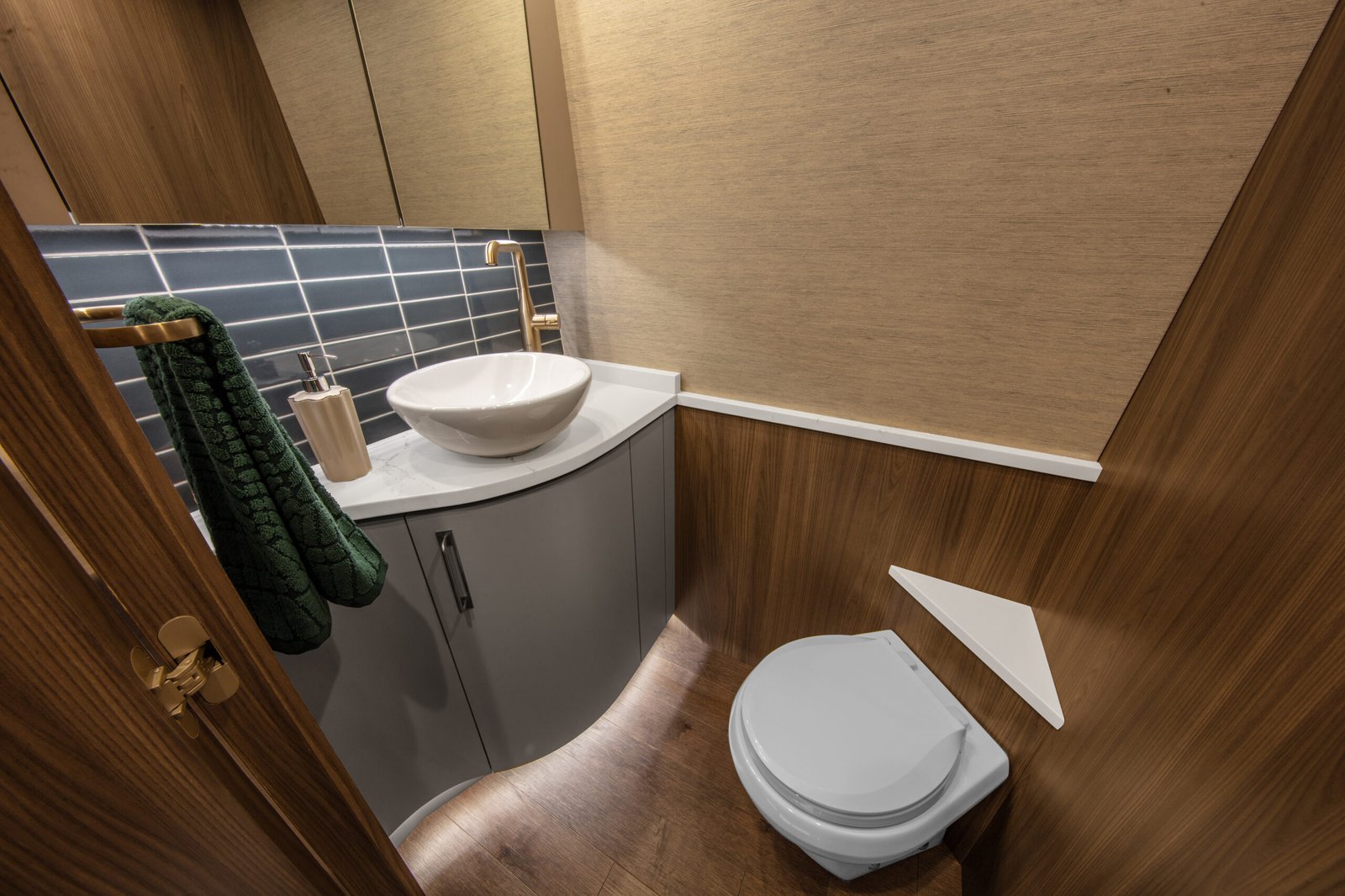 Powder Room | Coach 1647 | Featherlite Coaches Prevost Quad Slide Motorhome