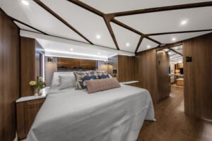 Bed | Coach 1647 | Featherlite Coaches Prevost Quad Slide Motorhome