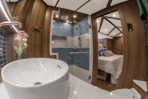 Shower | Coach 1647 | Featherlite Coaches Prevost Quad Slide Motorhome