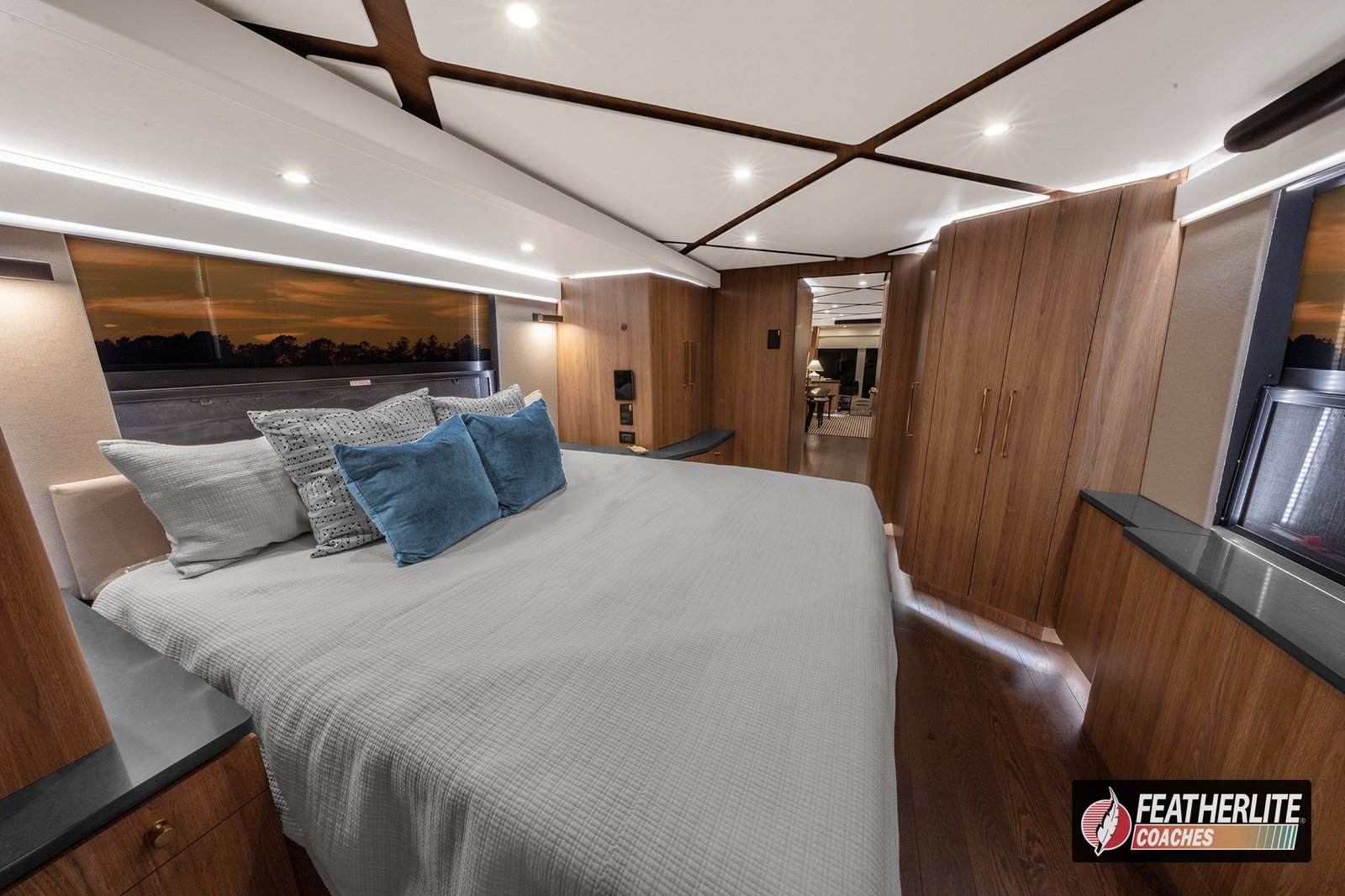 2026 Featherlite Prevost Durango | Stateroom