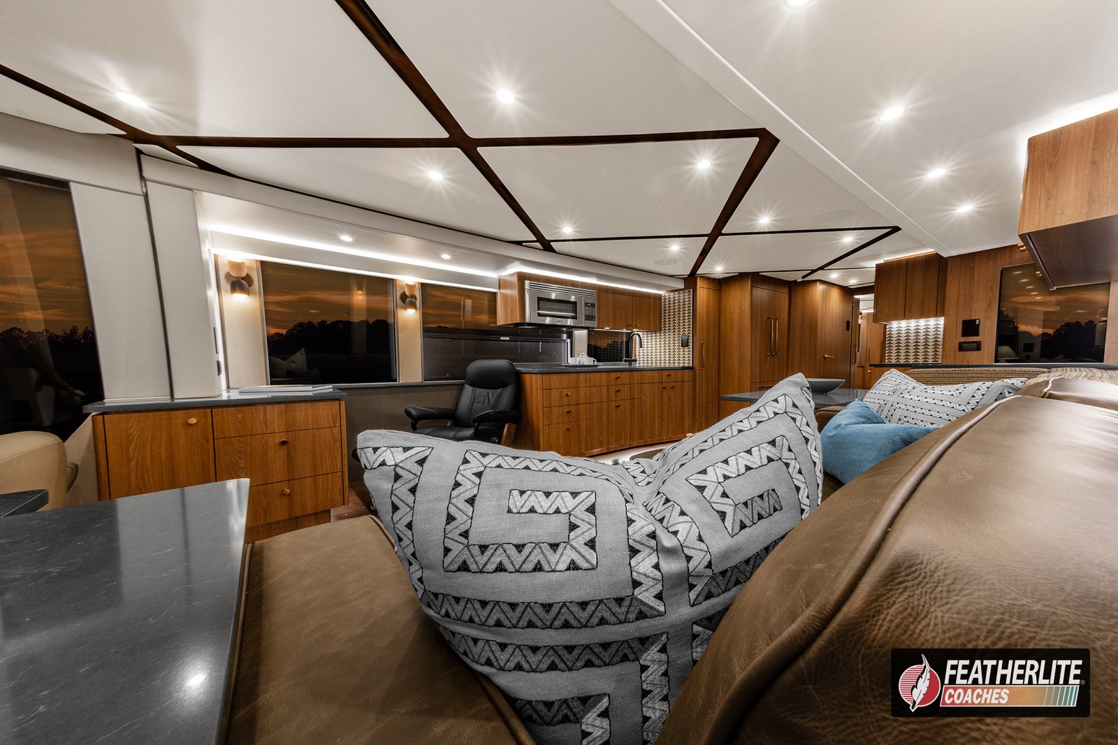 2026 Featherlite Prevost Durango