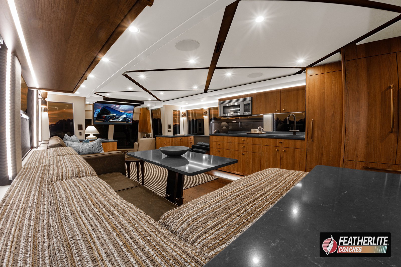 2026 Featherlite Prevost Durango