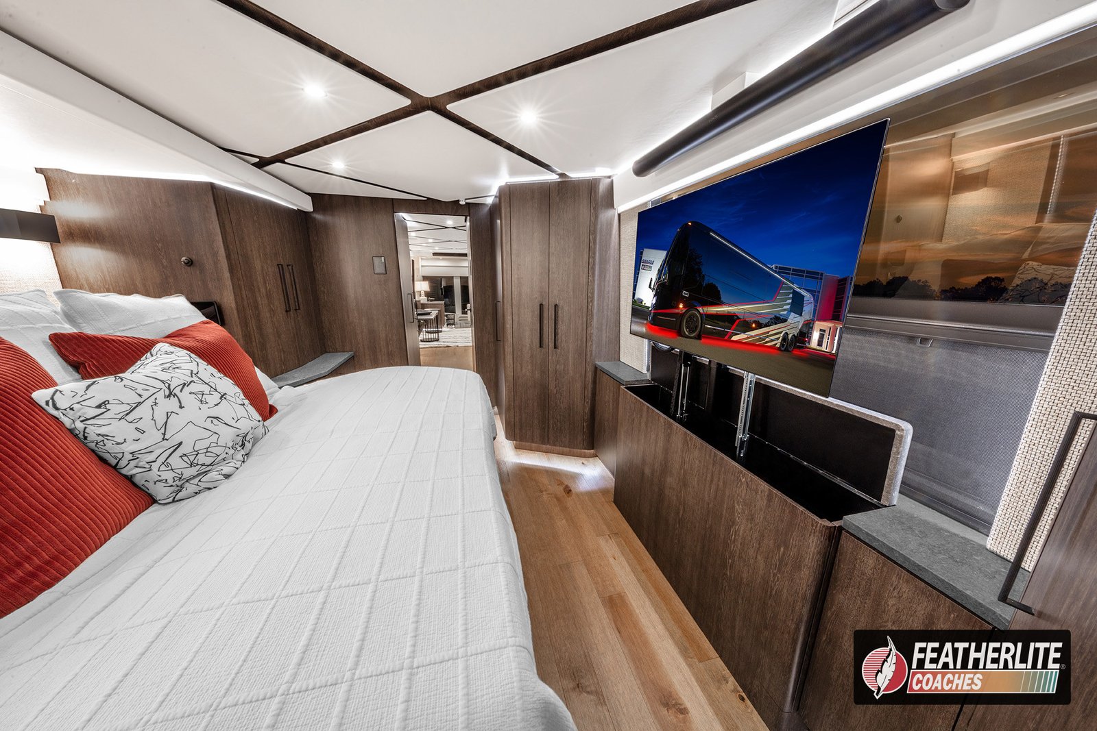 Coach 1819 "Misano" Stateroom Forward | Featherlite Coaches Prevost Motorhome| Featherlite Coaches Prevost Motorhome