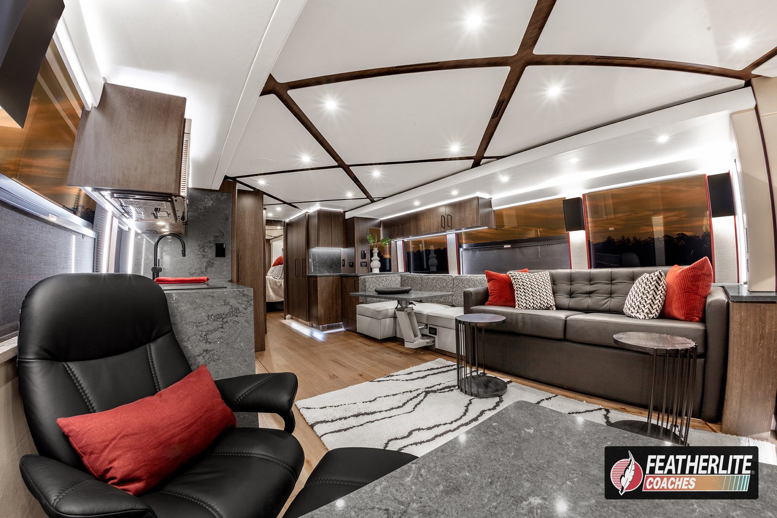 Coach 1819 "Misano" Desk | Featherlite Coaches Prevost Motorhome| Featherlite Coaches Prevost Motorhome