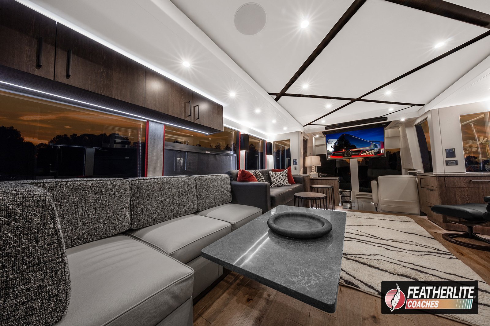Coach 1819 "Misano" Dinette | Featherlite Coaches Prevost Motorhome| Featherlite Coaches Prevost Motorhome