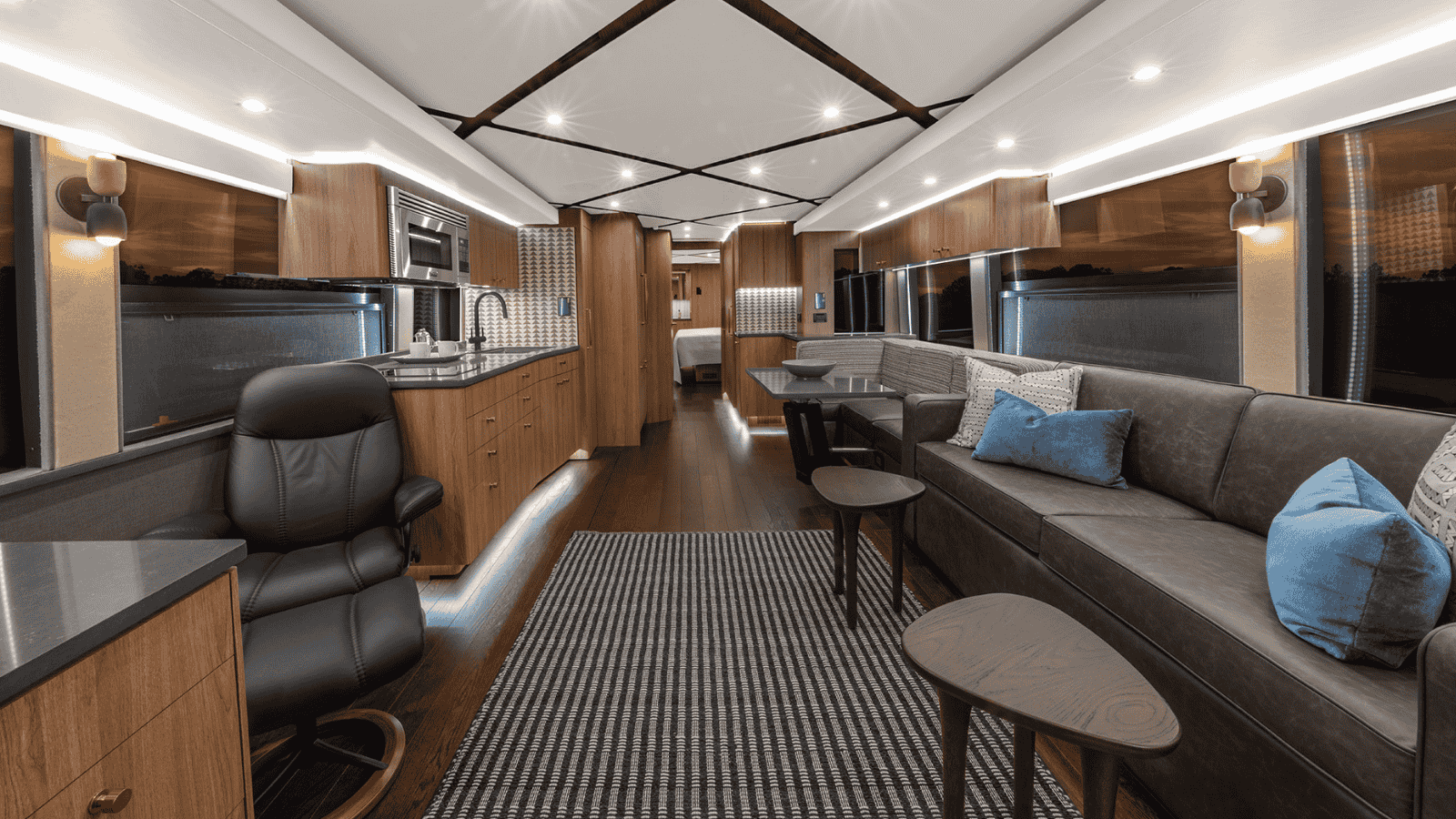 Prevost luxury motorhome interior salon of "Durango" by Featherlite Coaches
