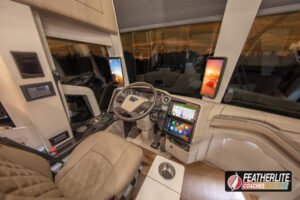Prevost Motorhome by Featherlite Coaches emirrors